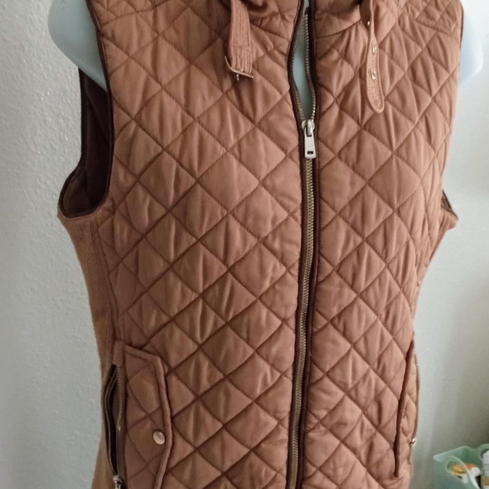 Woman's quilted vest